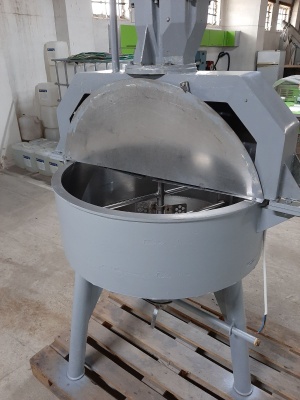 Емкость с рубашкой и мешалкой