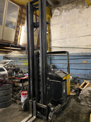 Штабелер (ричтрак) CAT