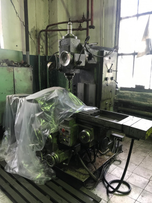 Вертикально-фрезерный станок FN3V на запчасти