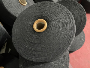 Пряжа смесовая для перчаток (70% хлопок / 30% полиэстер) черная NE8S