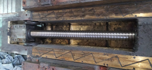 Вертикальную и горизонтальную фрезерную головку продольно-фрезных станков МЗОР