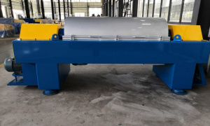 Декантерную центрифугу LW300x1290