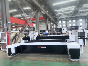 Широкоформатный оптоволоконный лазер для резки металла XTC-30120W/20000 Raycus