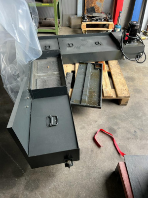 3-х осевой обрабатывающий центр First - MCV 300 Mach4metal