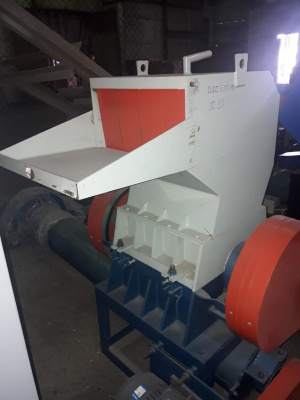 Дробилка моющая со шнеком для ПЭТ бутылок DSG 520 MY