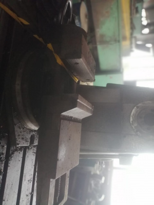 Тиски станочные поворотные СССР № 2 с гидравлической подачей для фрезерного станка