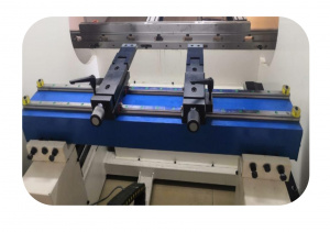 Листогибочный гидравлический пресс 80/3200 2 ОСИ: X, Y с программатором ESTUN 21 2 300 000,00 В НАЛИЧИИ