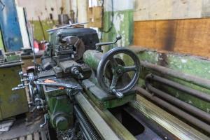 Токарно-винторезный станок 1Л62