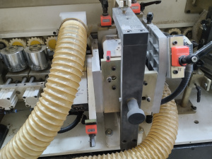 Кромкооблицовочный станок FL130