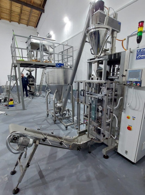 Автомат для упаковки в пакет с проваркой по граням AVP 1000