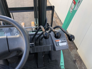 Вилочный погрузчик Mitsubishi KFGE15T-KF34 с боковым смещением