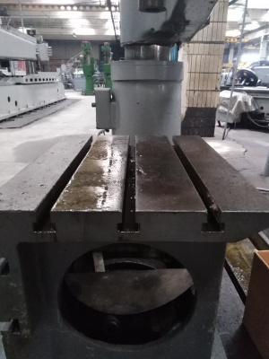 Радиально-сверлильный станок 2А554Ф1