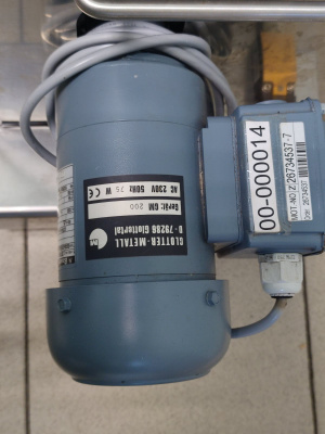 GLOTTER-METALL машина для выбивания косточек