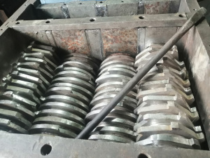 Четырехвалковый шредер