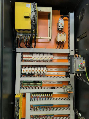 Станок вертикально-фрезерный счпу doosan DNM 415II