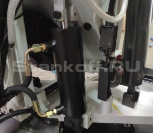 Станок ленточнопильный полуавтоматический BS-1018ТH