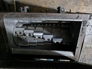 Небольшая дробилка для твердого пластика