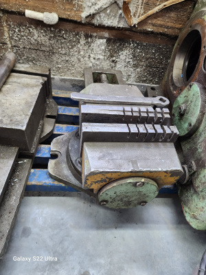 Станочные тиски