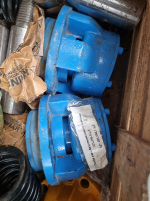 Опора вала бетоносмесителя сквозная 201.696.3.1.5