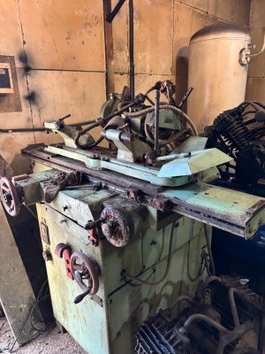 Универсально-заточной 3В642