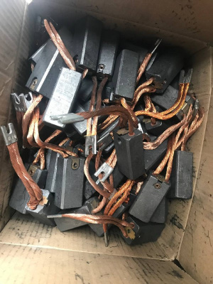 Щетки графитовые и меднографитовые различных марок и размеров