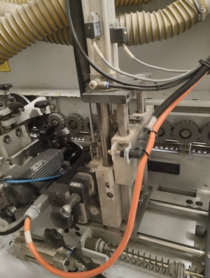 Кромкооблицовочный станок KDN350C