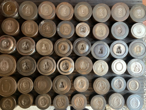 Коллекцию ювелирных штампов