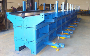 Бортовая оснастка для мостовых балок