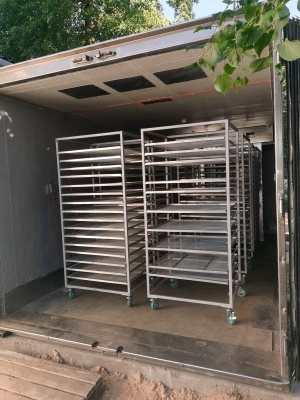 сушильную камеру для сушки овощей, фруктов, ягод, грибов