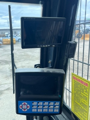 Самоходный бетоносмеситель с самозагрузкой Ynix QGMC4000 (16 м3/час)