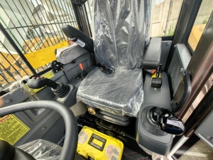 Самоходный бетоносмеситель с самозагрузкой Ynix QGMC6000 (24 м3/час)