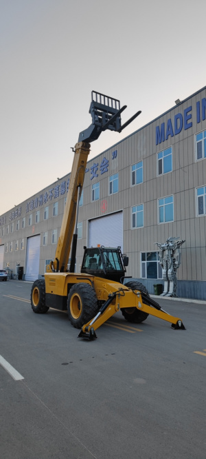 Погрузчик телескопический MAXIZM TH1440