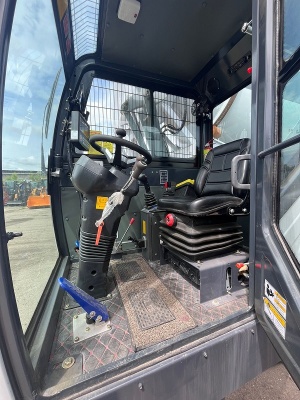 Самоходный бетоносмеситель с самозагрузкой Ynix QGMC4000 (16 м3/час)