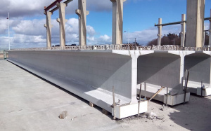 Бортовая оснастка для мостовых балок