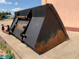 Телескопический погрузчик MANITOU MRT 3050