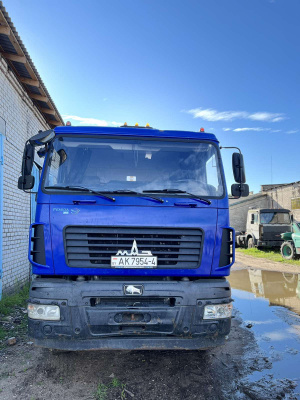 Лесовоз МАЗ (двигатель Mercedes)