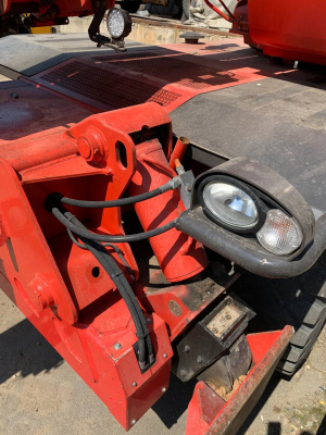 Телескопический погрузчик MANITOU MRT 3050