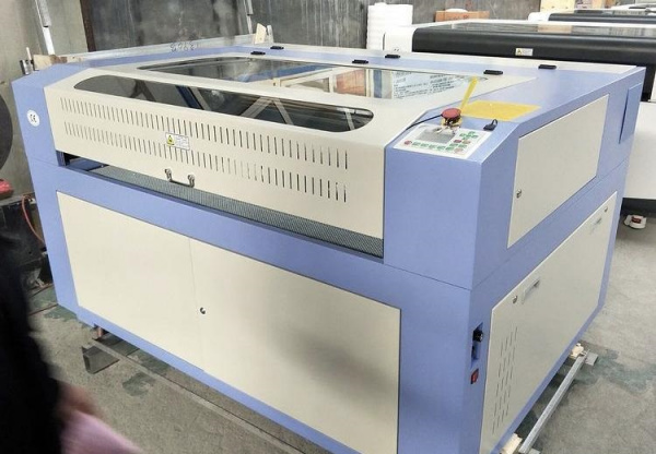 Лазерный станок kamach 1390 SC