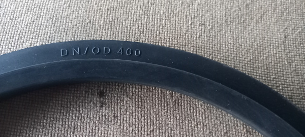 Уплотнитель резиновый Ду400