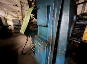 Вертикально-фрезерный станок 6р13