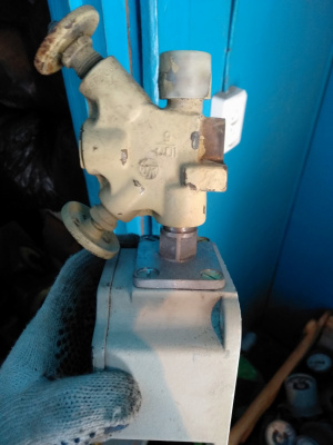 Манометр корабельный ударопрочный (мку)