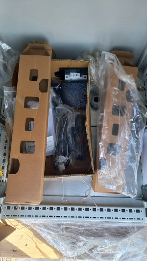 Шкаф с двумя ибп APC - C 2000 ва