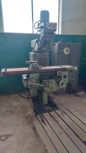 Вертикально-фрезерный станок FNK 25