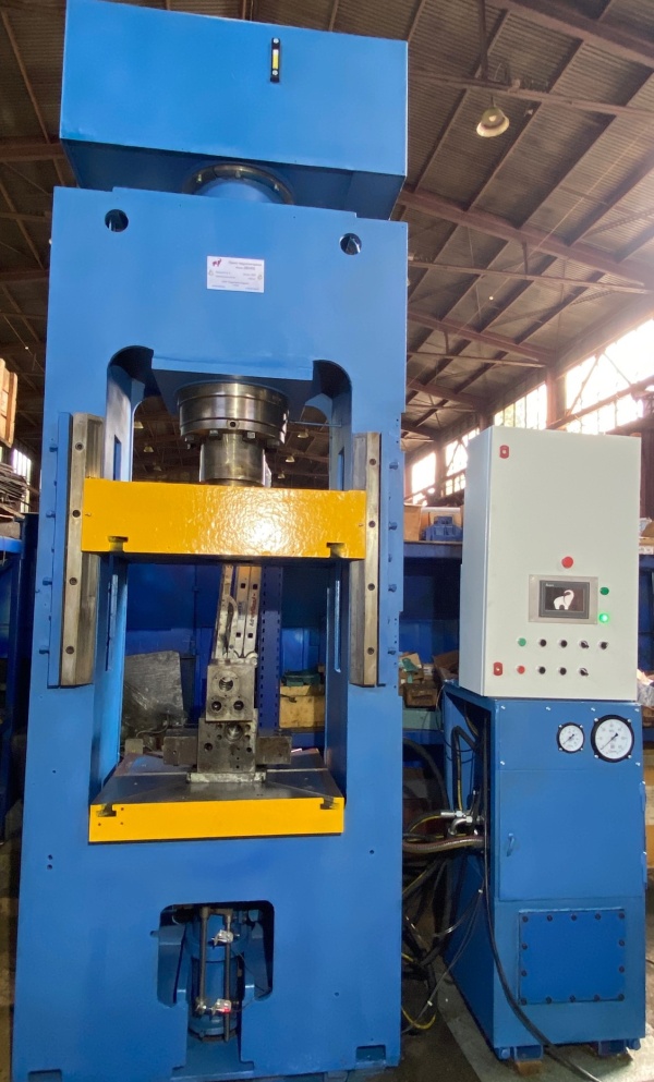 Пресс гидравлический ДБ 2432