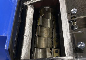 дробилка XFS-500 для переработки твердого пластика