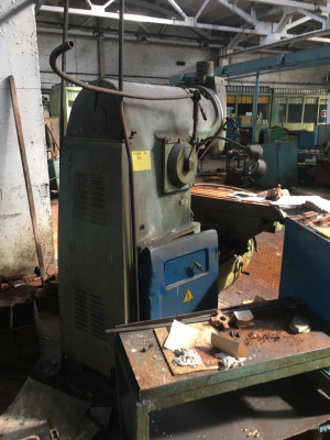 Вертикально-фрезерные станки сф15 (3847)