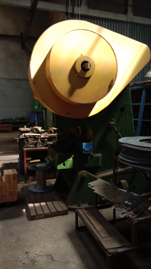 Пресс однокривошипный КЕ2330А