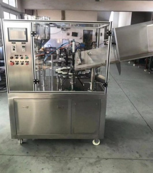 Тубонаполнительную машину XYL-60Z