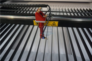 Лзерный станок с ЧПУ Co2 Acctek AKJ1318