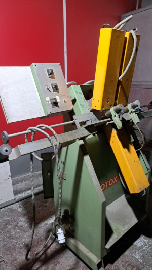 OБOPУДОВАНИE ДЛЯ ПРОИЗВОДCТBА ПВX OКOН И ДBЕPEЙ